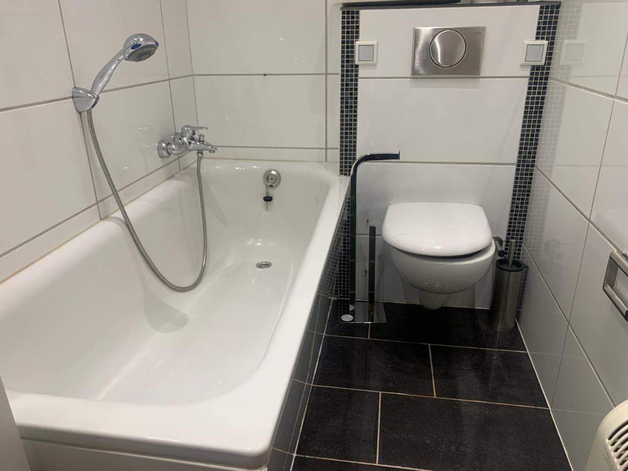 2 Room Apartament Messe Essen Buitenkant foto