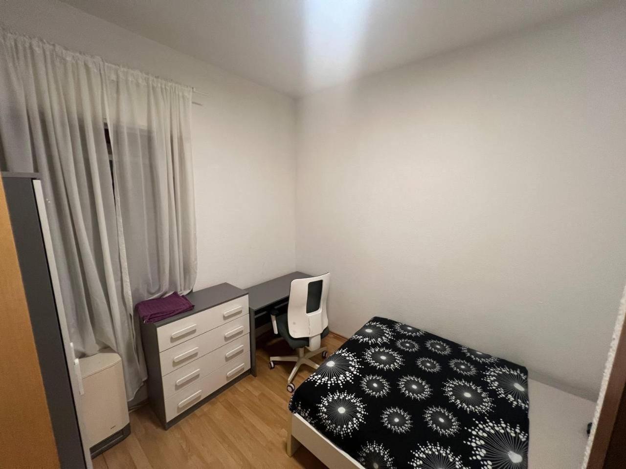 2 Room Apartament Messe Essen Buitenkant foto
